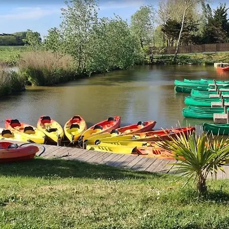 Les Pivoines Maison Climatisee, Proximite Mer, Plages Et Forets بيت للعطل سا يْليرْ دو ري