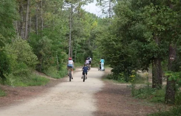 Casa de Férias Les Pivoines Maison Climatisée, Proximité Mer, Plages Et Forêts